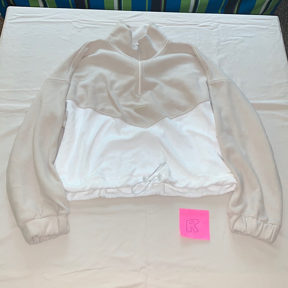 Long sleeved sweatshirt
